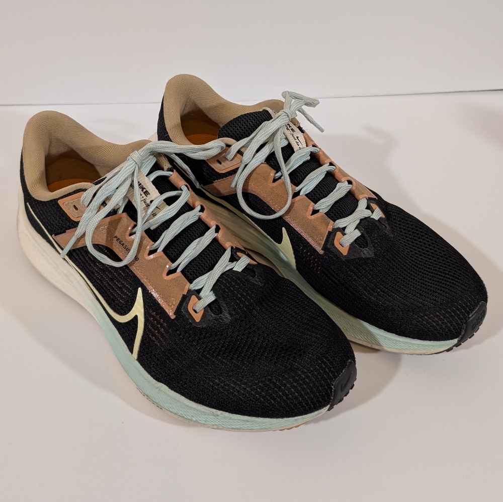 Nike Pegasus 40 Air Zoom Men's Athletic Sneaker Lace Up Size 9.5 Black